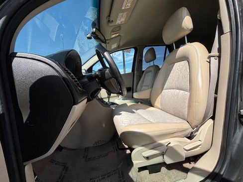 Used 2004 Saturn Vue AWD V6 image 11