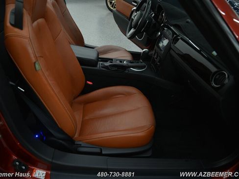 Used 2008 MAZDA MX-5 Miata Grand Touring w/ Premium Pkg image 19