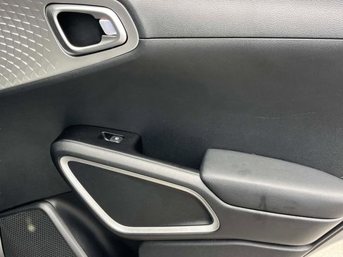 Certified 2022 Kia Soul LX w/ Technology Package image 16