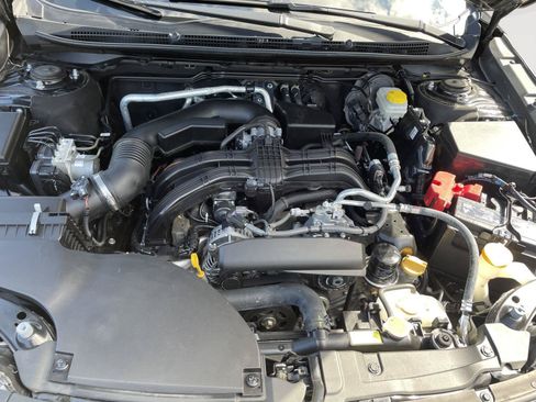 Used 2024 Subaru Outback Limited AWD/4WD image 9