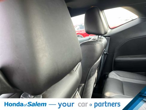 Used 2022 Dodge Challenger SXT w/ Plus Package image 12