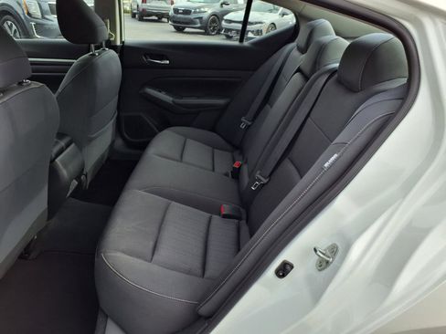 Used 2022 Nissan Altima 2.5 SV image 10