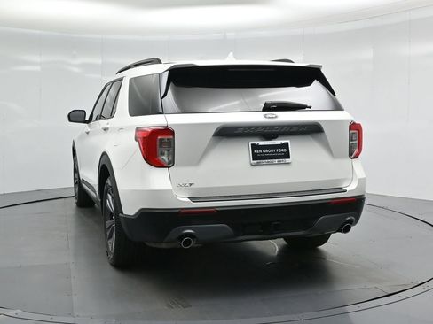 Used 2023 Ford Explorer XLT w/ Equipment Group 202A RWD image 27