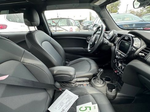 Used 2020 MINI Cooper 2-Door Hardtop image 5