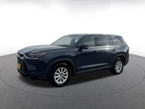 Used 2025 Toyota Grand Highlander FWD image 8