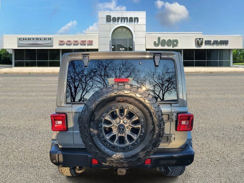 Used 2022 Jeep Wrangler Unlimited Rubicon w/ Trailer Tow Package AWD/4WD image 6