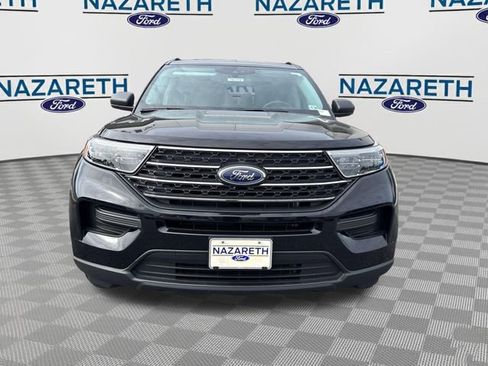 Used 2024 Ford Explorer XLT AWD/4WD image 2