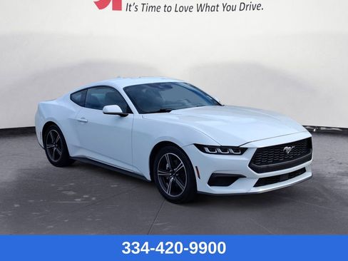 Used 2024 Ford Mustang Coupe image 7