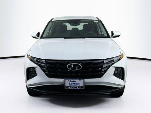Used 2023 Hyundai Tucson SE image 2