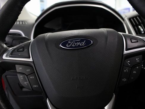 Used 2022 Ford Escape SE w/ Cold Weather Package image 17