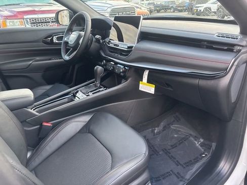 New 2026 Jeep Compass Trailhawk image 8