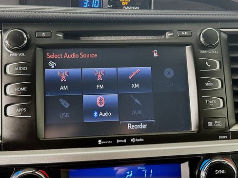 Used 2017 Toyota Highlander XLE image 21