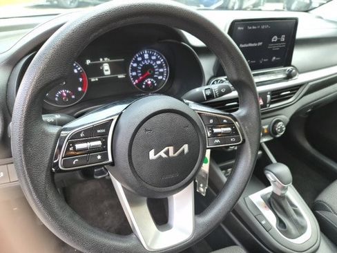 Used 2024 Kia Forte LXS w/ LXS Technology Package image 17
