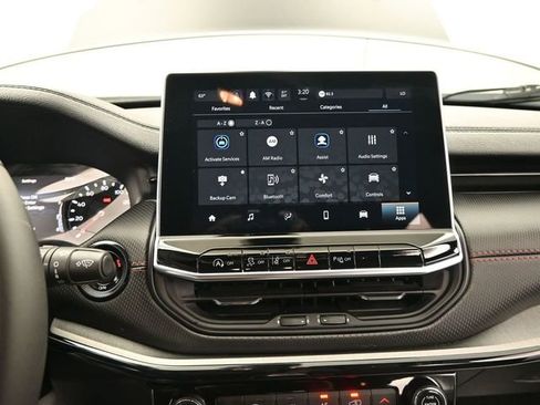 Used 2024 Jeep Compass Trailhawk image 14