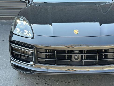 Certified 2023 Porsche Cayenne Turbo image 10