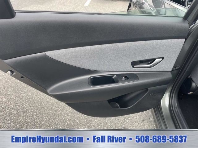 Used 2024 Hyundai Elantra Limited FWD image 14