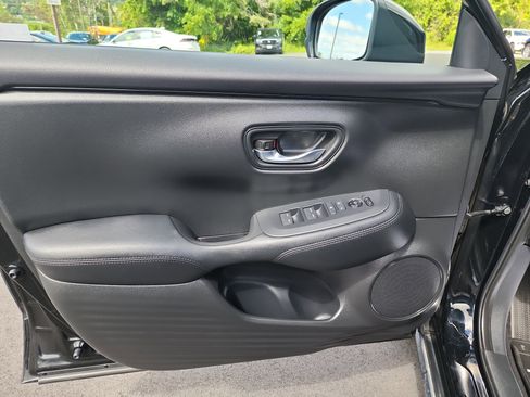 Certified 2023 Honda HR-V LX image 9
