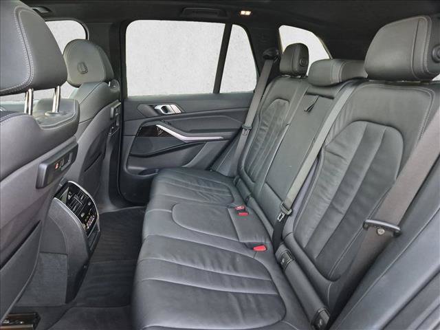 Used 2019 BMW X5 xDrive40i w/ Convenience Package AWD/4WD image 12