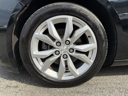 Used 2017 Chevrolet Impala LT image 10