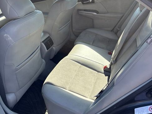 Used 2012 Toyota Camry XLE w/ Leather Pkg FWD image 6