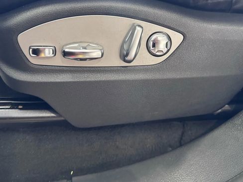 Used 2018 Porsche Cayenne Platinum Edition image 10