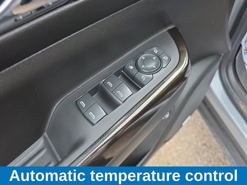 Used 2023 GMC Acadia AT4 w/ Technology Package image 12