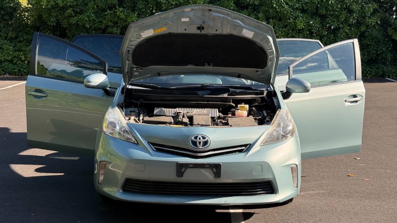 Used 2014 Toyota Prius V Three FWD image 13