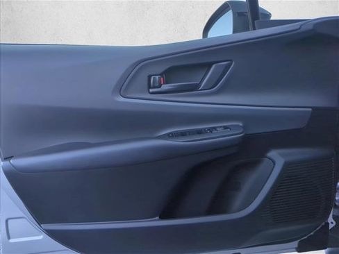 Used 2025 Toyota Prius LE image 10