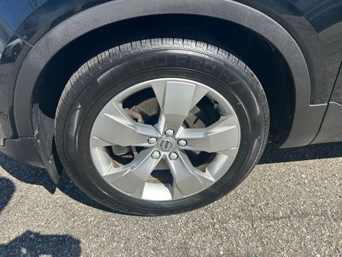 Used 2019 Volvo XC40 T5 Momentum image 7