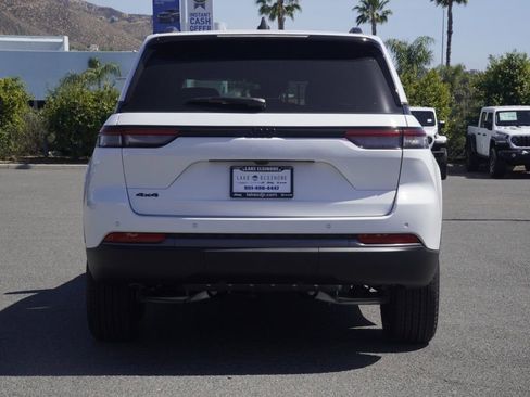 New 2026 Jeep Grand Cherokee Altitude image 5