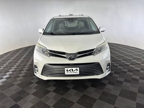 Used 2019 Toyota Sienna Limited Premium FWD image 3