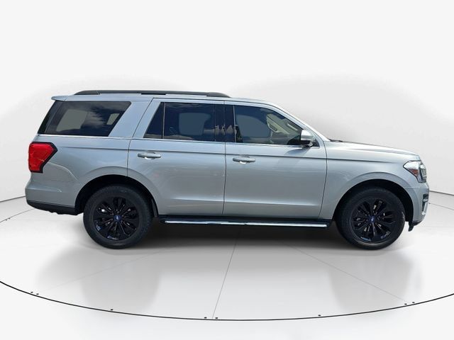 Used 2022 Ford Expedition XLT RWD image 2