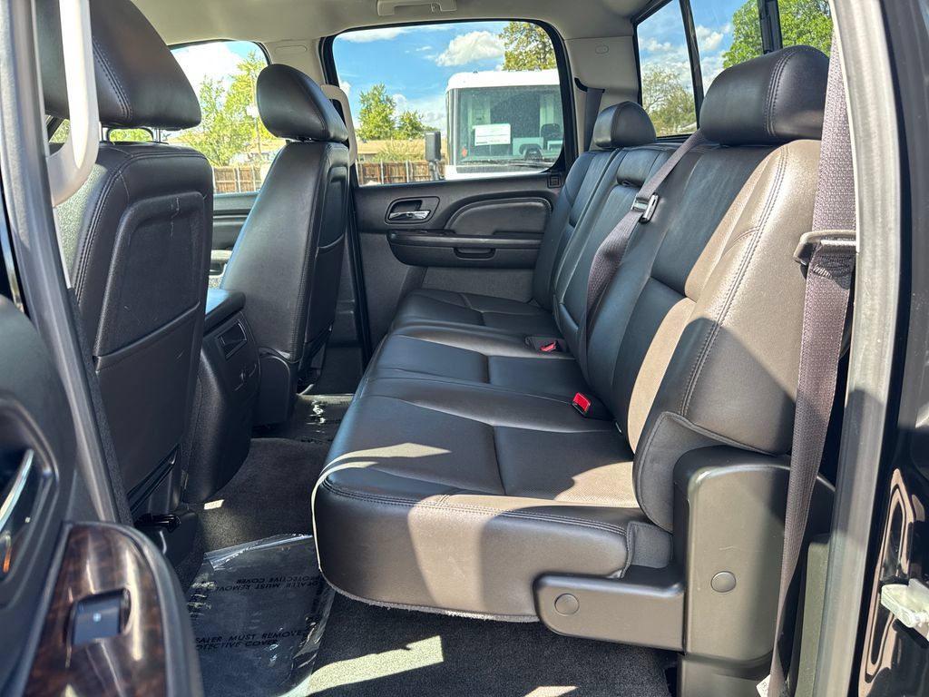Used 2013 GMC Sierra 3500 Denali AWD/4WD image 27