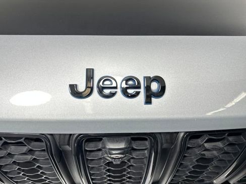 Used 2022 Jeep Grand Cherokee Trailhawk image 9
