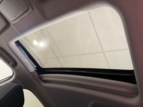 Used 2017 Honda CR-V EX image 18