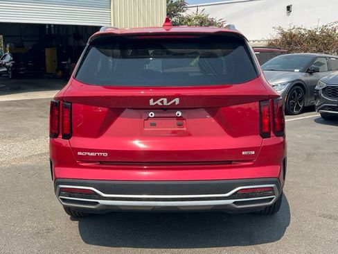 Certified 2023 Kia Sorento EX AWD/4WD image 6