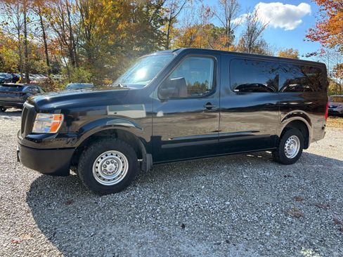 Used 2019 Nissan NV 3500 S image 11