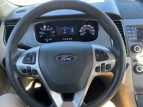 Used 2018 Ford Taurus SE image 13