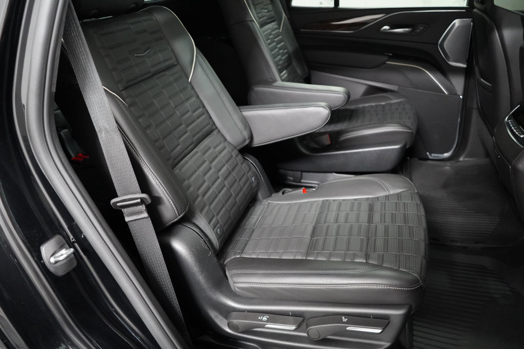 Used 2023 Cadillac Escalade Premium Luxury Platinum w/ LPO, Floor Liner Package AWD/4WD image 24