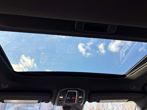 New 2026 Jeep Grand Cherokee Altitude image 9