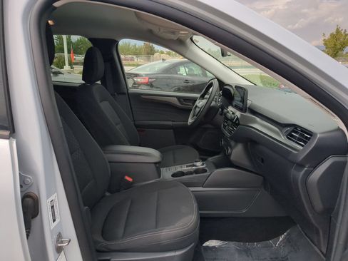 Used 2025 Ford Escape Active AWD/4WD image 29