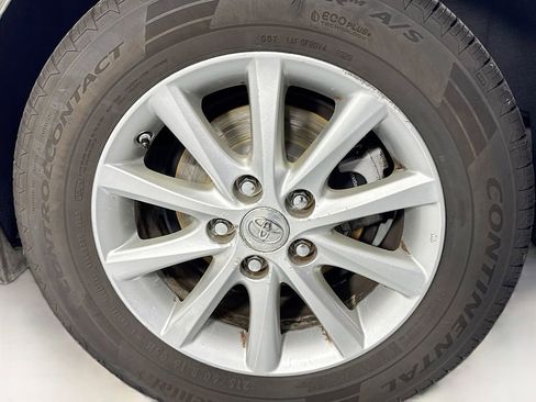 Used 2011 Toyota Camry XLE image 40