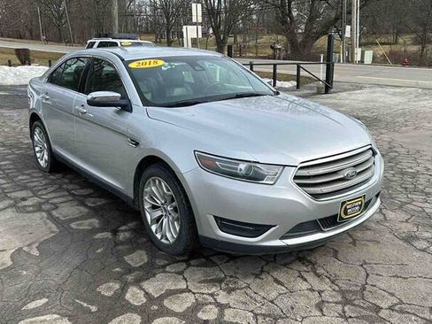 Used 2018 Ford Taurus Limited FWD image 2