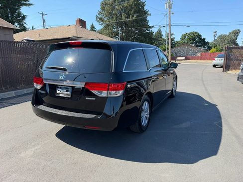 Used 2017 Honda Odyssey SE image 4
