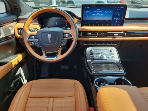 Certified 2022 Lincoln Nautilus Black Label w/ Class II Trailer Tow Package AWD/4WD image 12