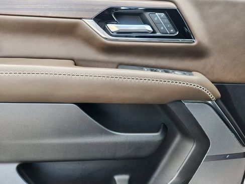 Used 2025 GMC Yukon Denali Ultimate image 20