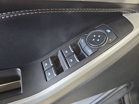 Used 2021 Ford Explorer XLT w/ Equipment Group 202A AWD/4WD image 28