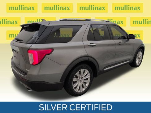 Used 2020 Ford Explorer Limited RWD image 3