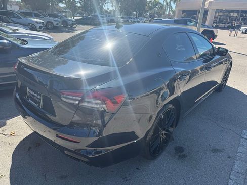 Used 2021 Maserati Ghibli S GranSport image 3