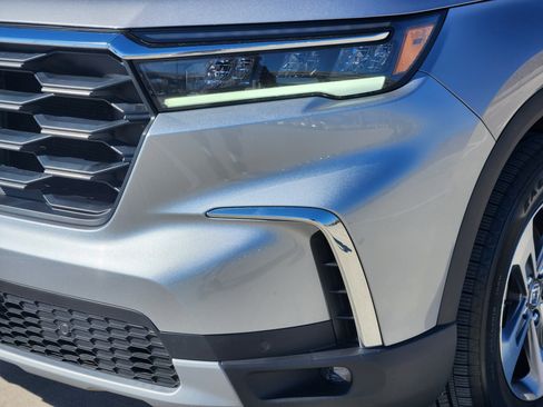 Certified 2025 Honda Pilot EX-L image 9